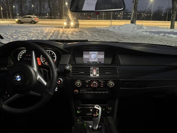 2009 BMW 5 серии 525i V (E60/E61) Рестайлинг, чёрный, 1400000 рублей - вид 17