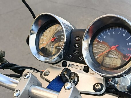 2004 Suzuki Bandit 1200, серебристый, 380000 рублей, вид 4