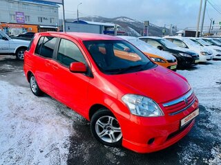 2003 Toyota Raum II, красный, 550000 рублей, вид 3