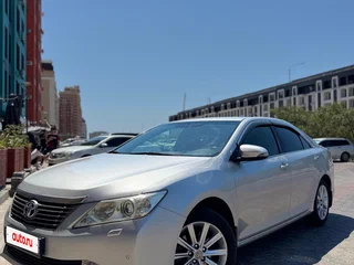 2011 Toyota Camry VII (XV50), серый, 835000 рублей, вид 2