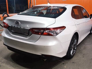 2021 Toyota Camry VIII (XV70) Рестайлинг, белый, 3350000 рублей, вид 5