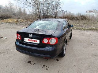 2010 Volkswagen Jetta V, чёрный, 660000 рублей, вид 5