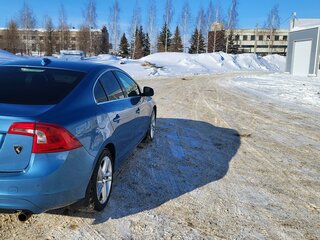 2014 Volvo S60 II Рестайлинг, голубой, 1700000 рублей, вид 4