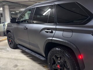 2023 Toyota Sequoia III, серый, 13500000 рублей, вид 3