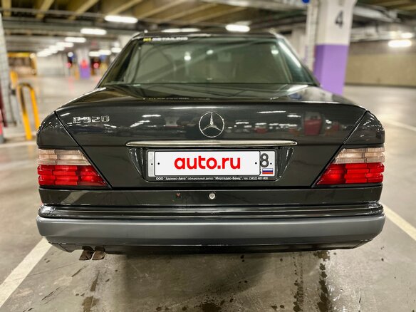 1994 Mercedes-Benz E-Класс 320 I (W124), чёрный, 1190000 рублей - вид 4