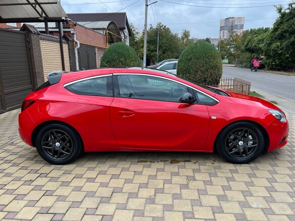 2013 Opel Astra GTC J Рестайлинг, красный, 899999 рублей - вид 6