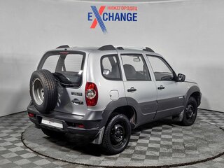 2011 Chevrolet Niva I Рестайлинг, серебристый, 418000 рублей, вид 5