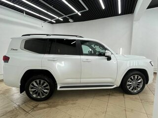 2021 Toyota Land Cruiser 300 Series, белый, 8550000 рублей, вид 5