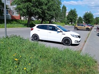 2015 Kia Rio III Рестайлинг, белый, 950000 рублей, вид 2