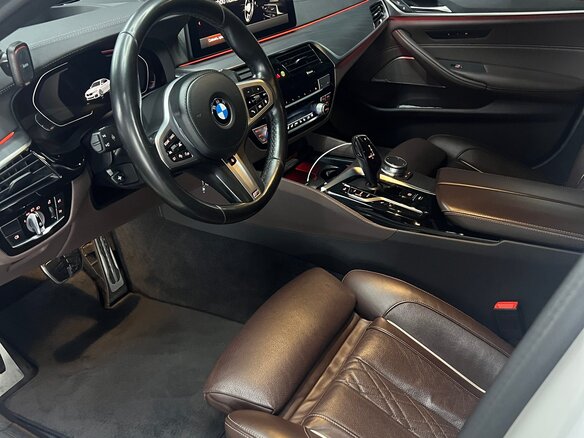 2020 BMW 5 серии 530d xDrive VII (G30/G31/G38) Рестайлинг, белый, 5500000 рублей - вид 7