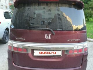 2008 Honda Stepwgn III, красный, 1150000 рублей, вид 3