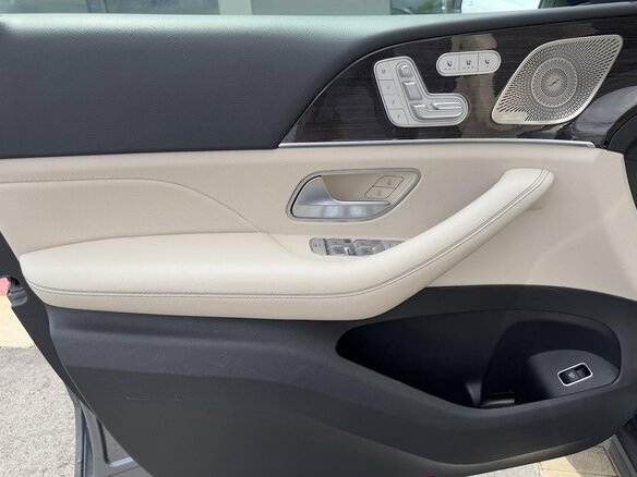 2021 Mercedes-Benz GLS 450 II (X167), серебристый, 7490000 рублей - вид 12