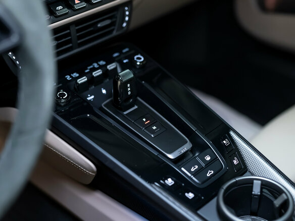 2026 Porsche 911 Carrera 4 GTS VIII (992) Рестайлинг, зелёный, 29000000 рублей - вид 24
