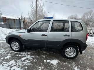 2013 Chevrolet Niva I Рестайлинг, серебристый, 520000 рублей, вид 2
