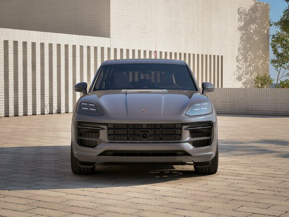 2026 Porsche Cayenne III Рестайлинг, серый, 22345520 рублей - вид 3