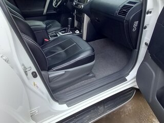 2012 Toyota Land Cruiser Prado 150 Series, белый, 4000000 рублей, вид 4