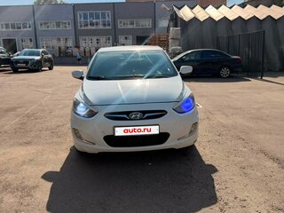 2013 Hyundai Solaris I, белый, 420000 рублей, вид 4