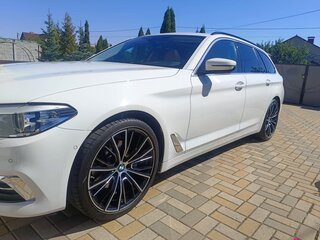2019 BMW 5 серии 520d VII (G30/G31/G38), белый, 3300000 рублей, вид 3