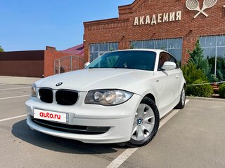 2011 BMW 1 серии 116i I (E81/E82/E87/E88) Рестайлинг, белый, 900000 рублей, вид 3