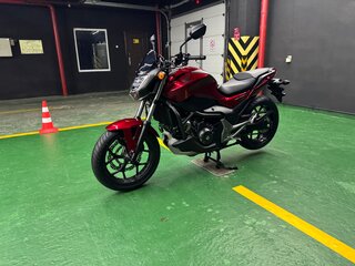 2019 Honda NC 750S, красный, 875000 рублей, вид 4