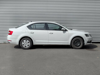 2020 Skoda Octavia III (A7) Рестайлинг, белый, 2145000 рублей, вид 4