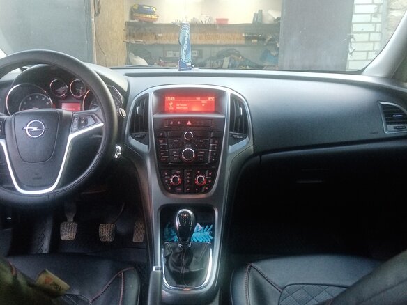 2013 Opel Astra J Рестайлинг, синий, 1100000 рублей - вид 15