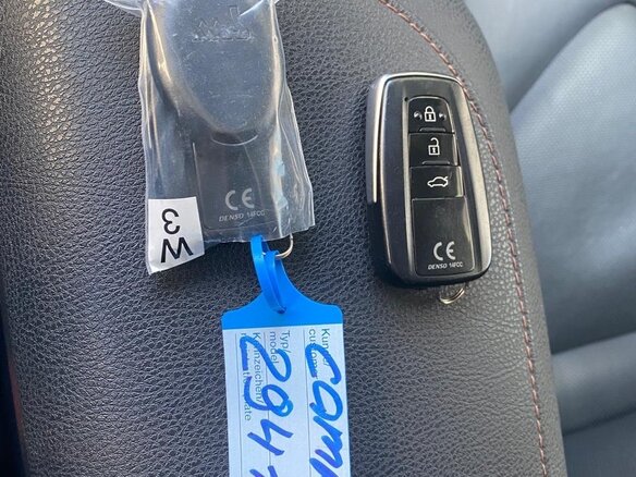 2019 Toyota Camry VIII (XV70), чёрный, 3395000 рублей - вид 16