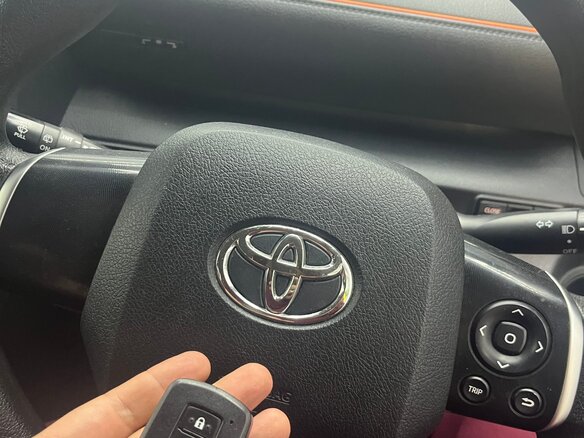 2019 Toyota Sienta II Рестайлинг, синий, 1450000 рублей - вид 12