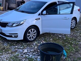 2017 Kia Rio III Рестайлинг, белый, 1250000 рублей, вид 5