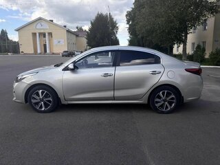 2018 Kia Rio IV, бежевый, 975000 рублей, вид 4