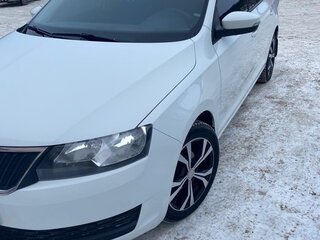 2019 Skoda Rapid I Рестайлинг, белый, 1399999 рублей, вид 4