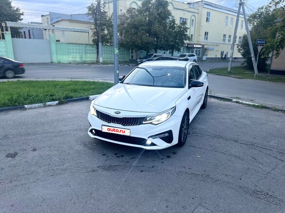2019 Kia Optima IV Рестайлинг, белый, 1320000 рублей - вид 1