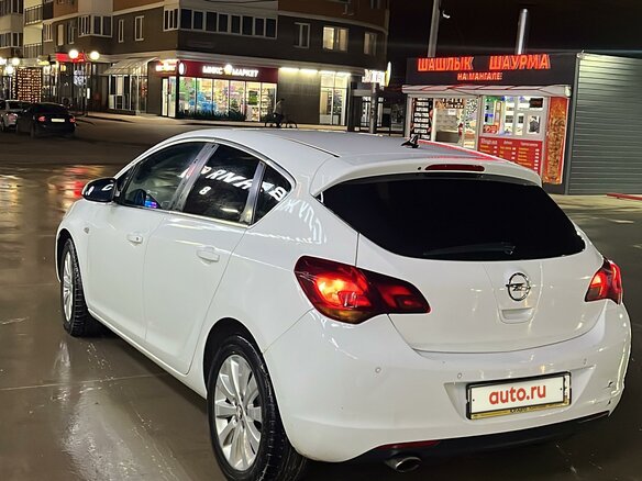 2011 Opel Astra J, белый, 999999 рублей