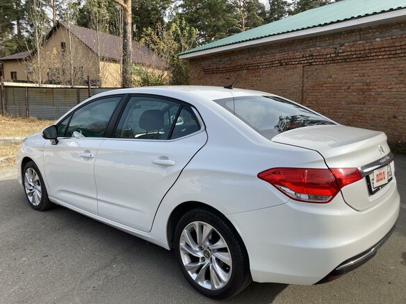 2013 Citroen C4 II, белый, 1050000 рублей - вид 3