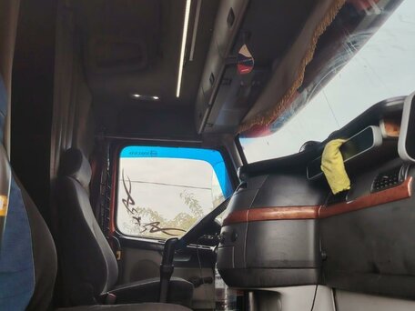 2003 Volvo VNM, оранжевый, 1700000 рублей, вид 4