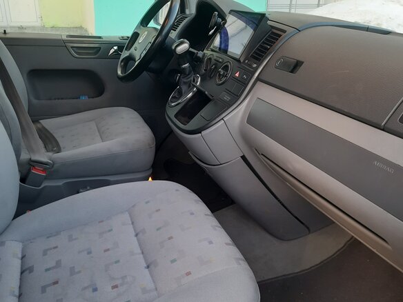 2004 Volkswagen Multivan T5, серый, 1530000 рублей - вид 8