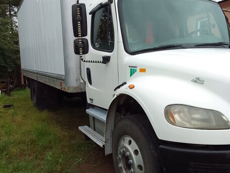 2004 Freightliner Business Class (M2), белый, 1700000 рублей, вид 3