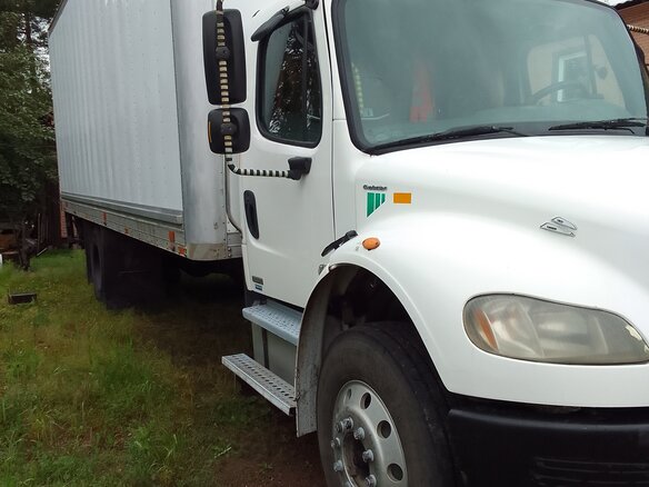 2004 Freightliner Business Class (M2), белый, 1700000 рублей - вид 2