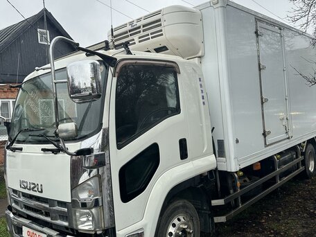 2014 Isuzu Forward (F-Series), белый, 7250000 рублей, вид 2