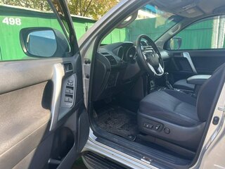2015 Toyota Land Cruiser Prado 6-speed 150 Series Рестайлинг 1, серебристый, 7000000 рублей, вид 3