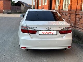2016 Toyota Camry VII (XV50) Рестайлинг, белый, 2000000 рублей, вид 3