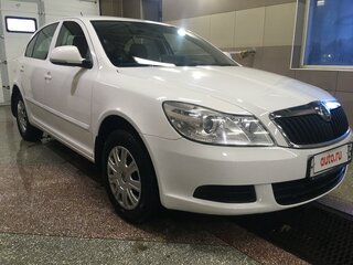 2012 Skoda Octavia II (A5) Рестайлинг, белый, 969000 рублей, вид 4