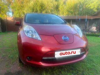 2012 Nissan Leaf I (ZE0/AZE0), красный, 1100000 рублей, вид 2