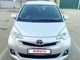 2015 Toyota Ractis II, серебристый, 1030000 рублей, вид 2