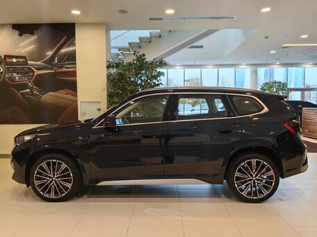 2026 BMW X1 Long 25Li xDrive III (U11/U12), чёрный, 6150000 рублей, вид 2