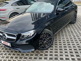 2017 Mercedes-Benz E-Класс 220 d V (W213, S213, C238), чёрный, 4500000 рублей, вид 4
