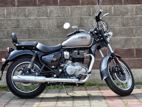 2025 Royal Enfield Meteor, чёрный, 528000 рублей, вид 2