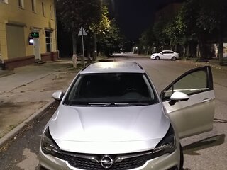 2020 Opel Astra K Рестайлинг, серебристый, 1250000 рублей, вид 2