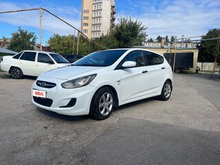 2012 Hyundai Solaris I, белый, 650000 рублей, вид 1
