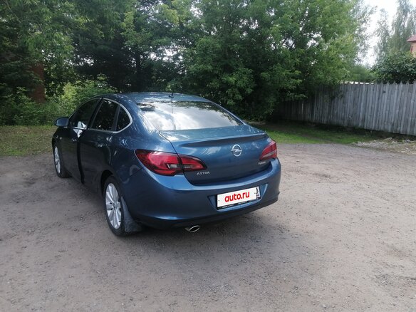 2013 Opel Astra J Рестайлинг, синий, 700000 рублей - вид 3